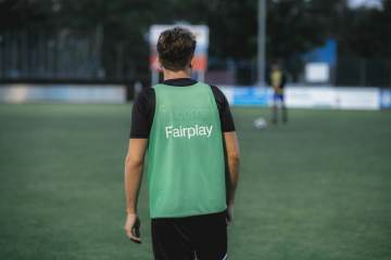 上线仅 4 天紧急叫停！FIFA 资本化计划翻车，南美足联态度惹争议（配图示意）